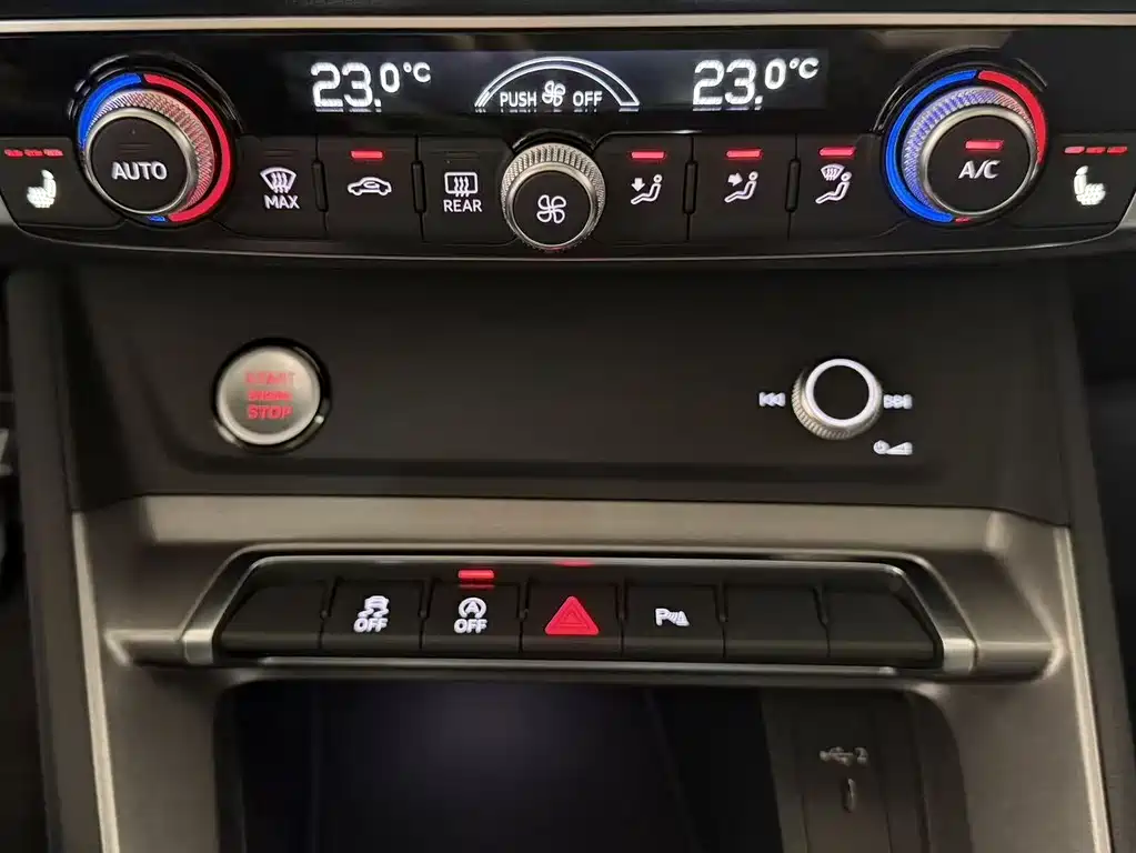 Audi Q3 2023 — фото 14