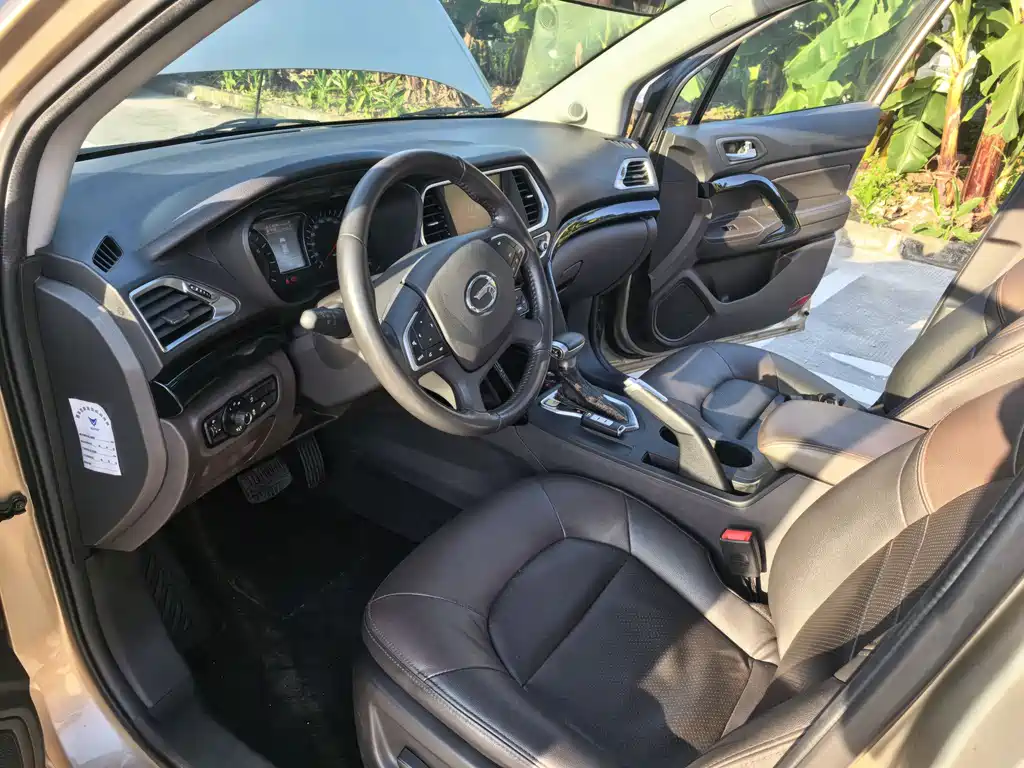 GAC Motor Trumpchi GS4 2015 — фото 13