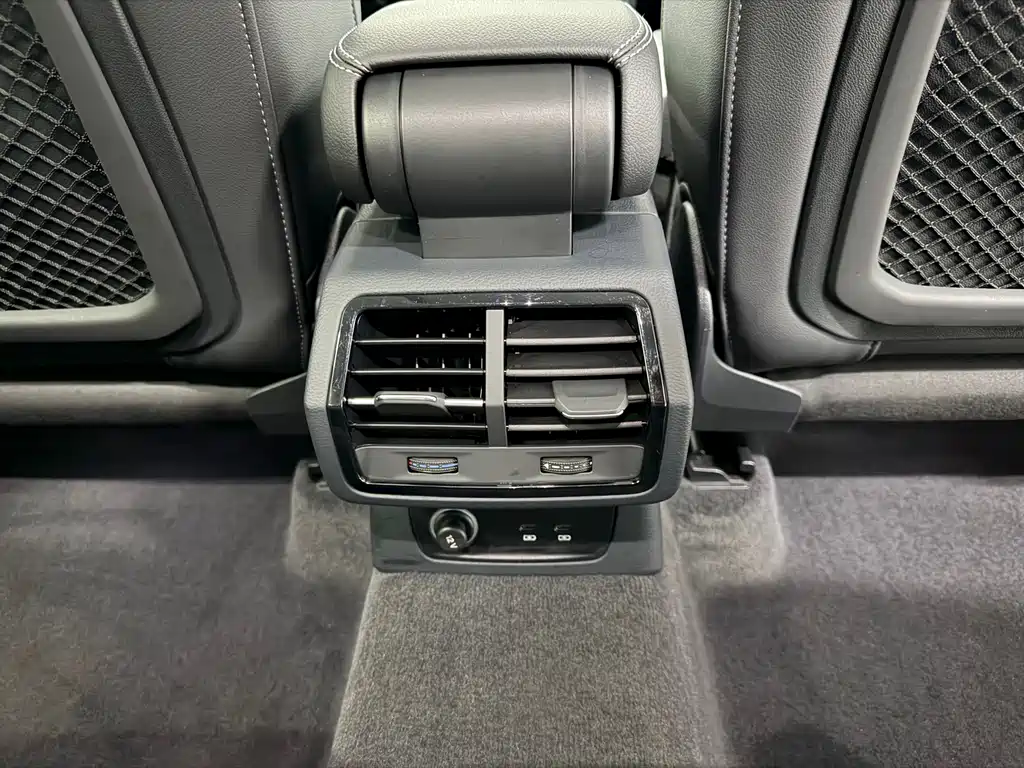 Audi Q3 2022 — фото 11