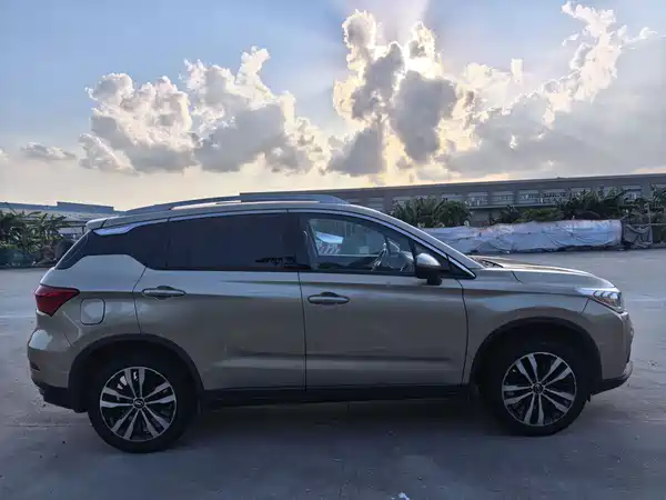 GAC Trumpchi GS4 2015