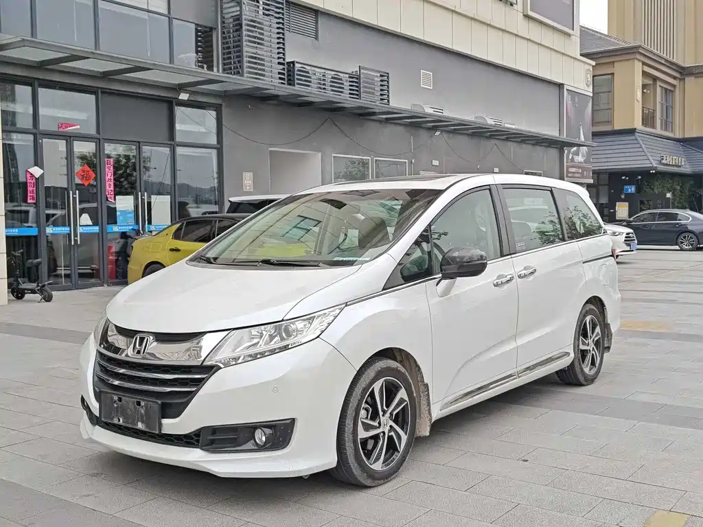 Honda Odyssey 2018 — фото 2