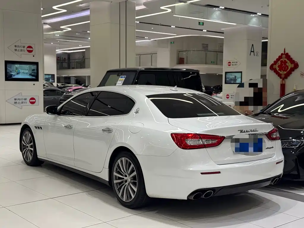 Maserati Quattroporte 2019 — фото 13