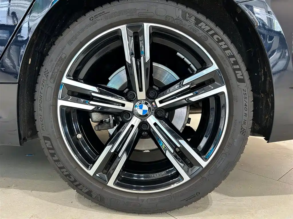 BMW 3 Series 2023 — фото 11