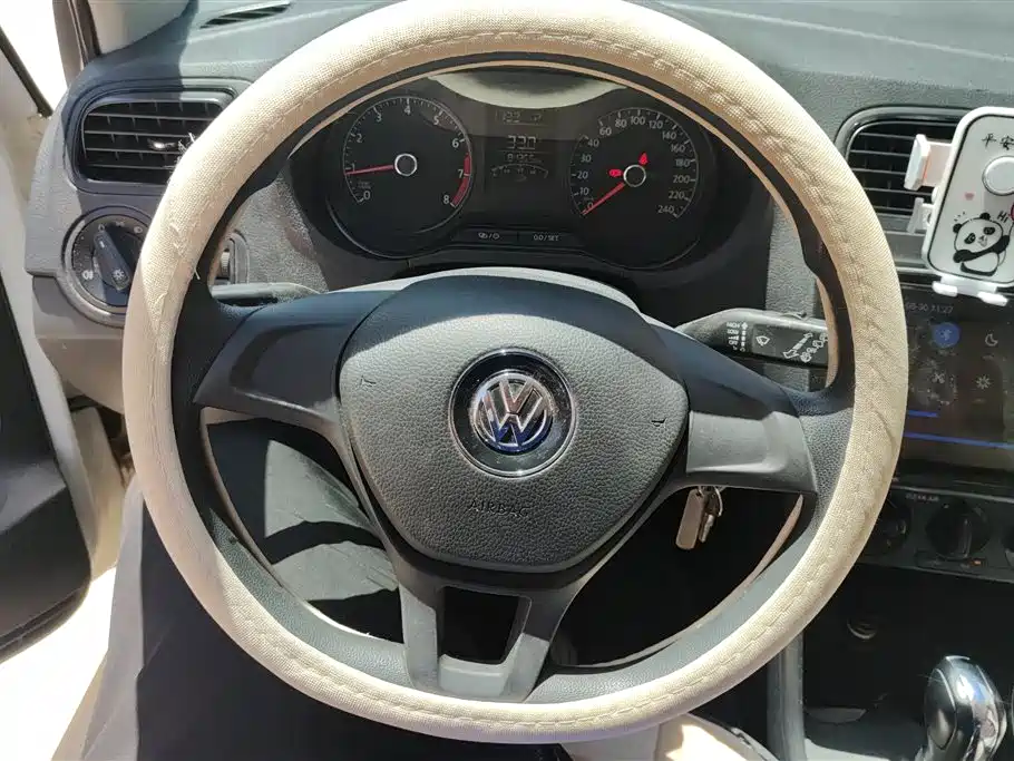 Volkswagen Polo 2016 — фото 15