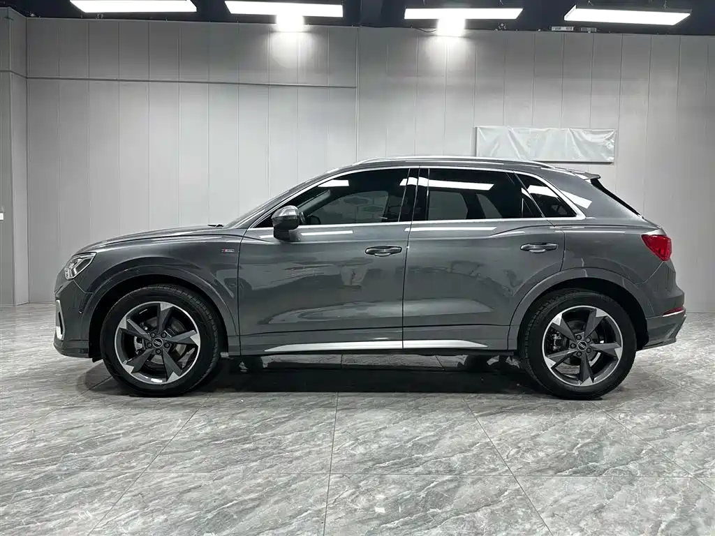 Audi Q3 2022 — фото 9