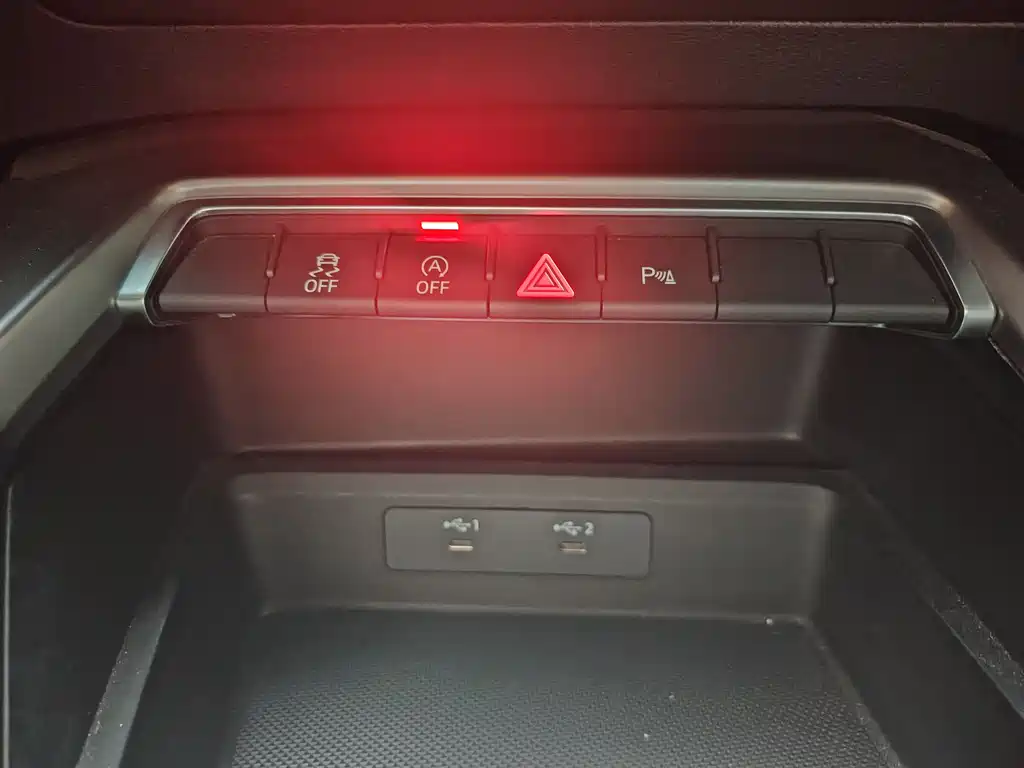 Audi A3 2023 — фото 12
