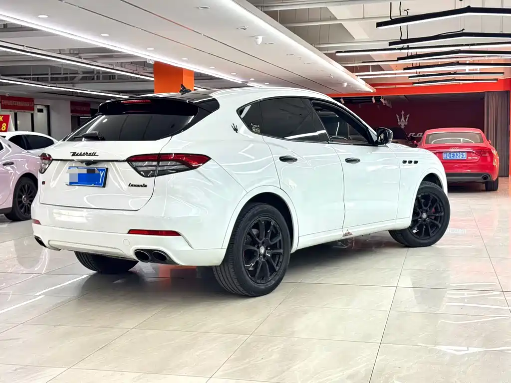 Maserati Levante 2017 — фото 6