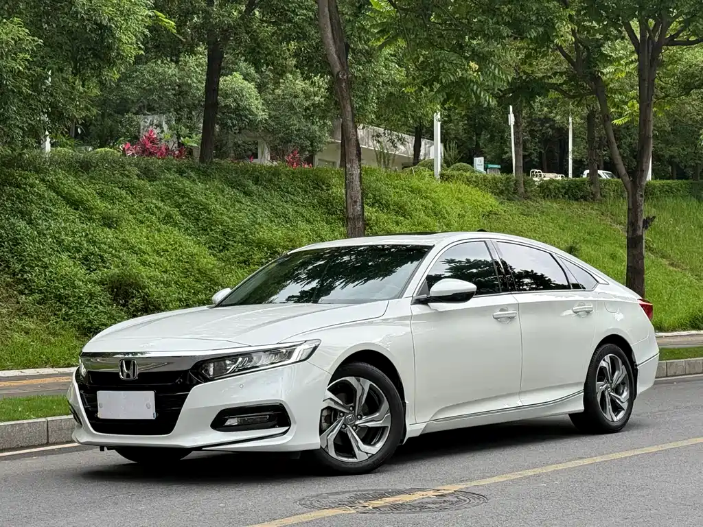 Honda Accord 2019 — фото 1