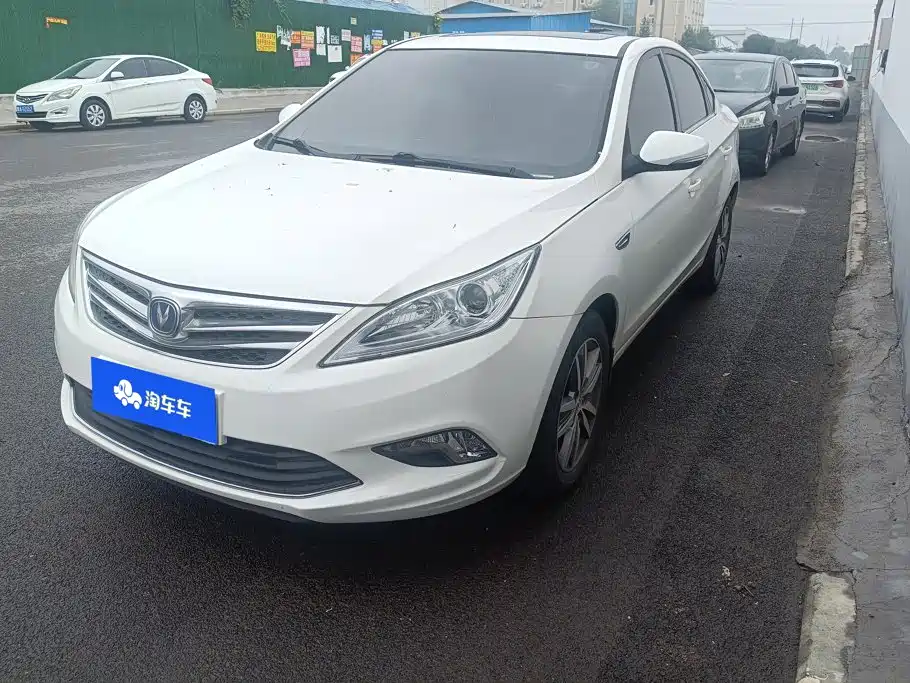 Changan Eado 2015 — фото 1