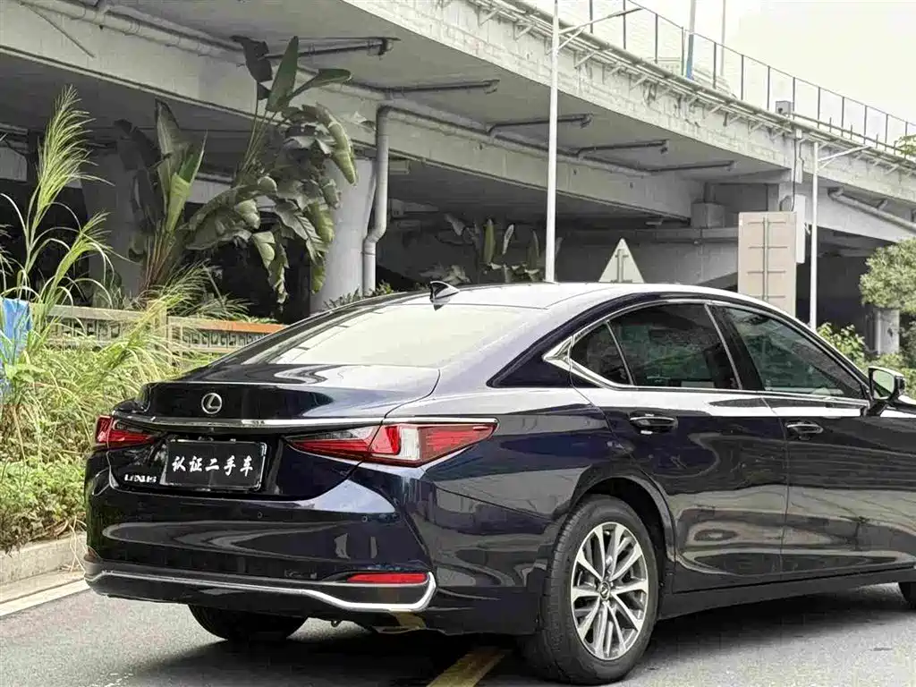 Lexus ES 2023 — фото 22