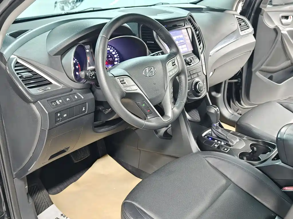 Hyundai Santa Fe 2015 — фото 13