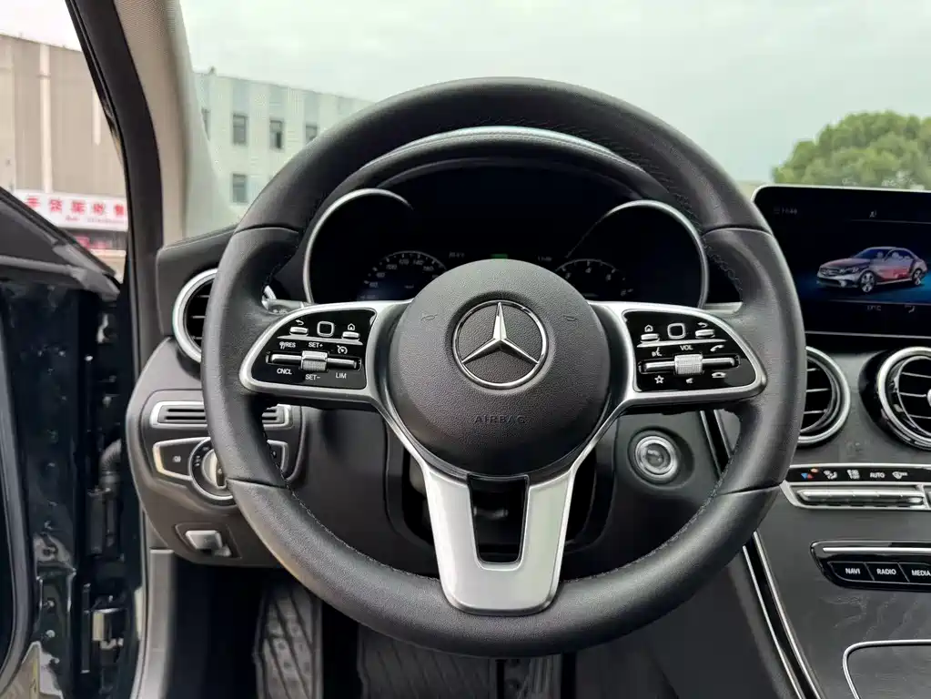 Mercedes-Benz C-Class 2019 — фото 34