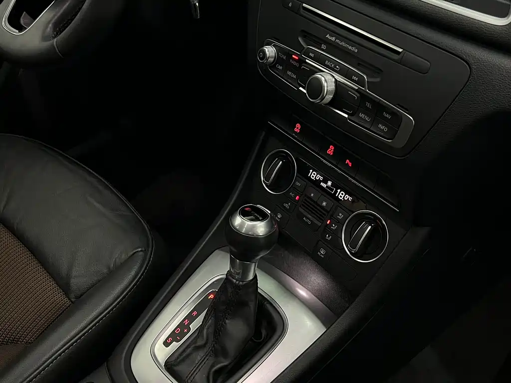 Audi Q3 2018 — фото 11