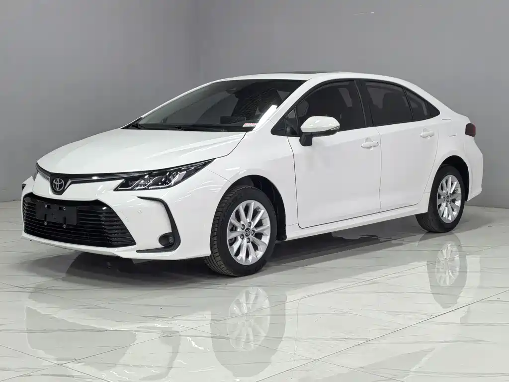 Toyota Corolla 2023 — фото 1