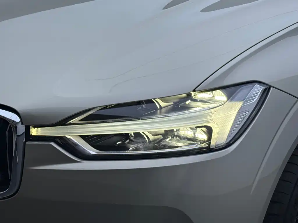 Volvo XC60 2018 — фото 4