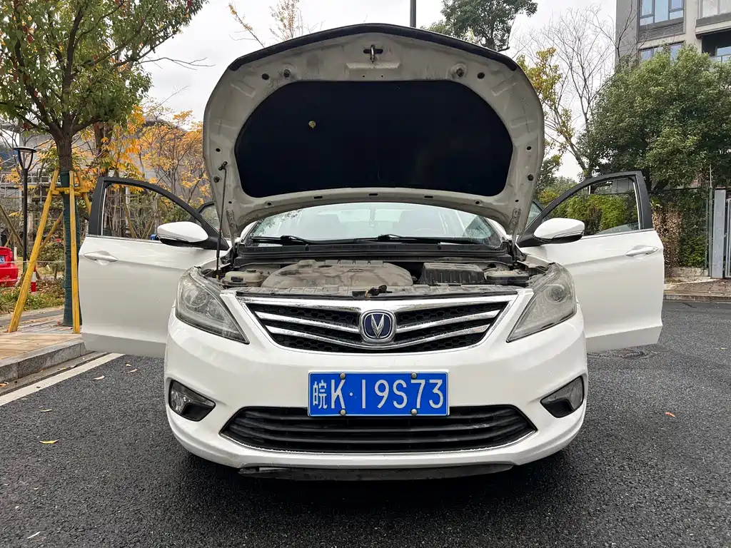 Changan Eado 2018 — фото 24