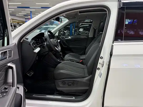 Volkswagen Tiguan L 2024