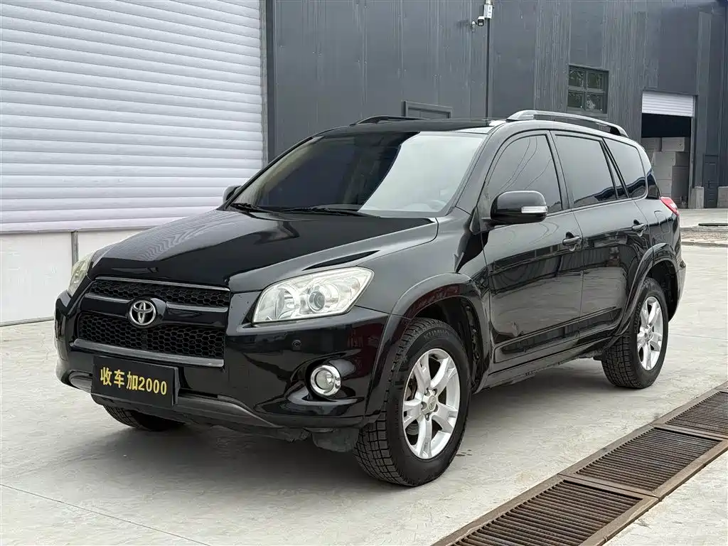 Toyota RAV4 2012 — фото 2