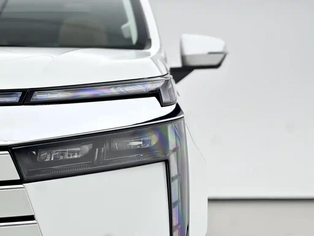 GAC Trumpchi E8 PHEV 2024 — фото 17