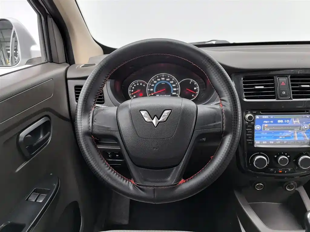 Wuling Rongguang V 2016 — фото 11