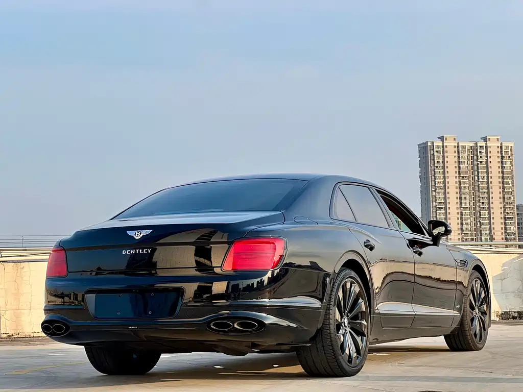 Bentley Flying Spur 2022 — фото 15