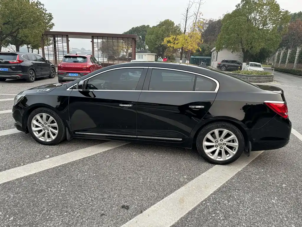 Buick LaCrosse 2015 — фото 16
