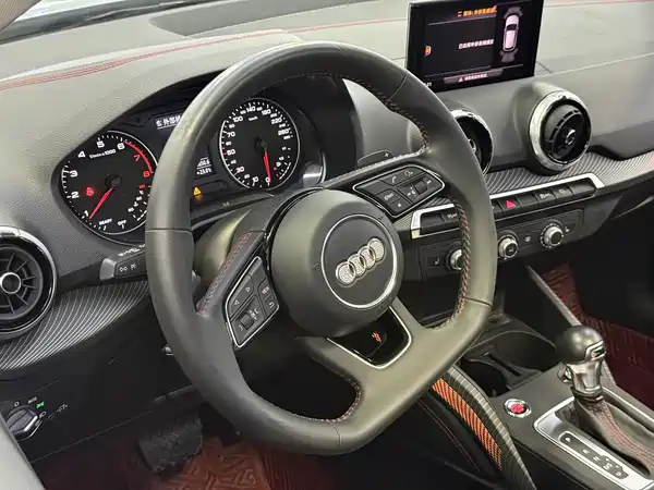 Audi Q2L 2022