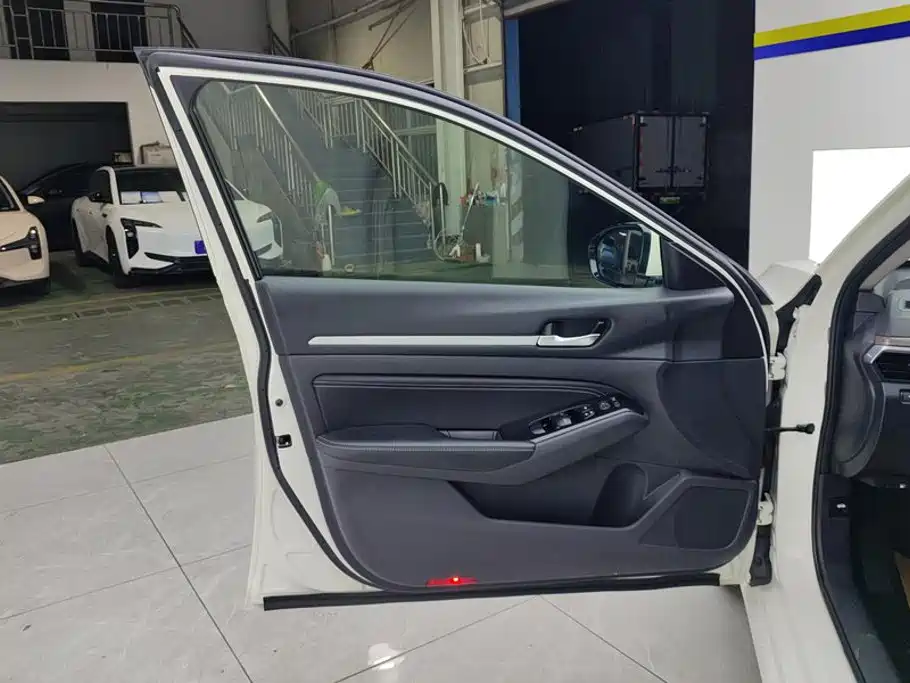 Nissan Teana 2022