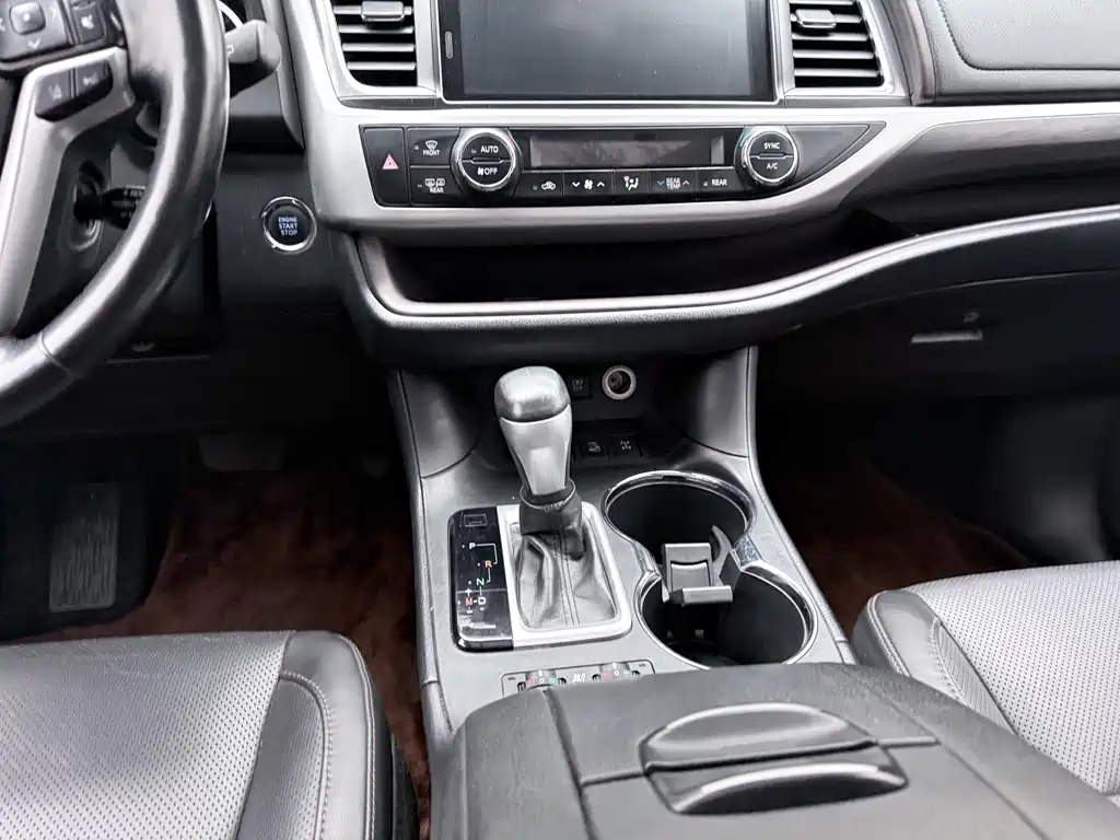 Toyota Highlander 2018 — фото 15