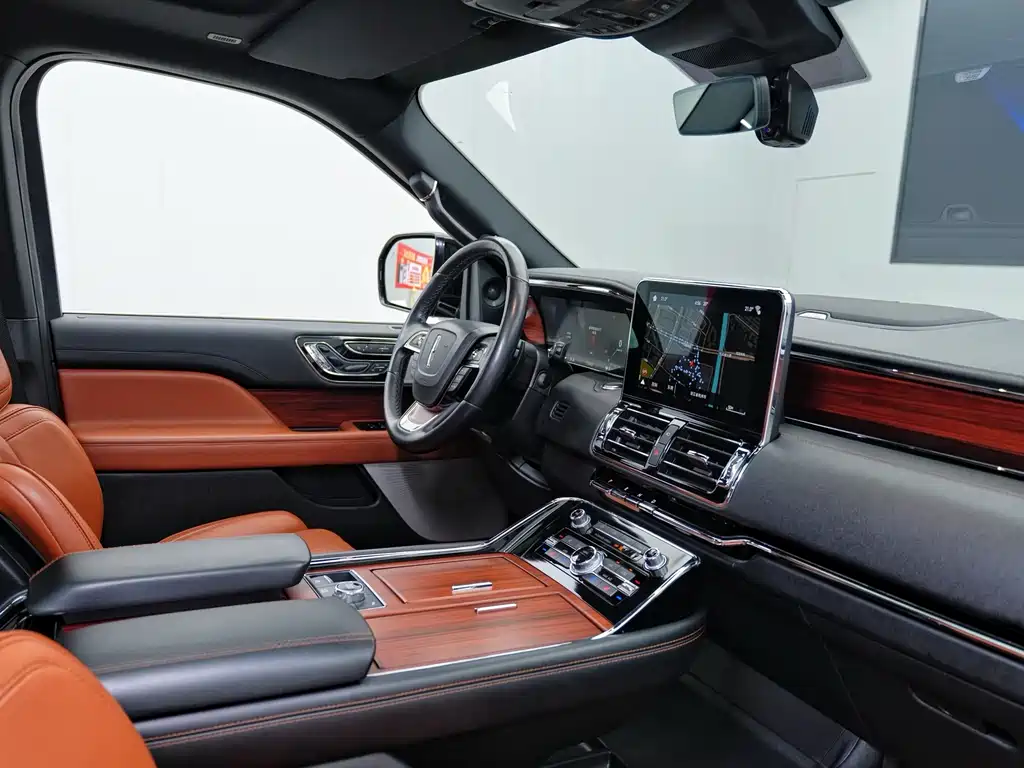 Lincoln Navigator 2019 — фото 11