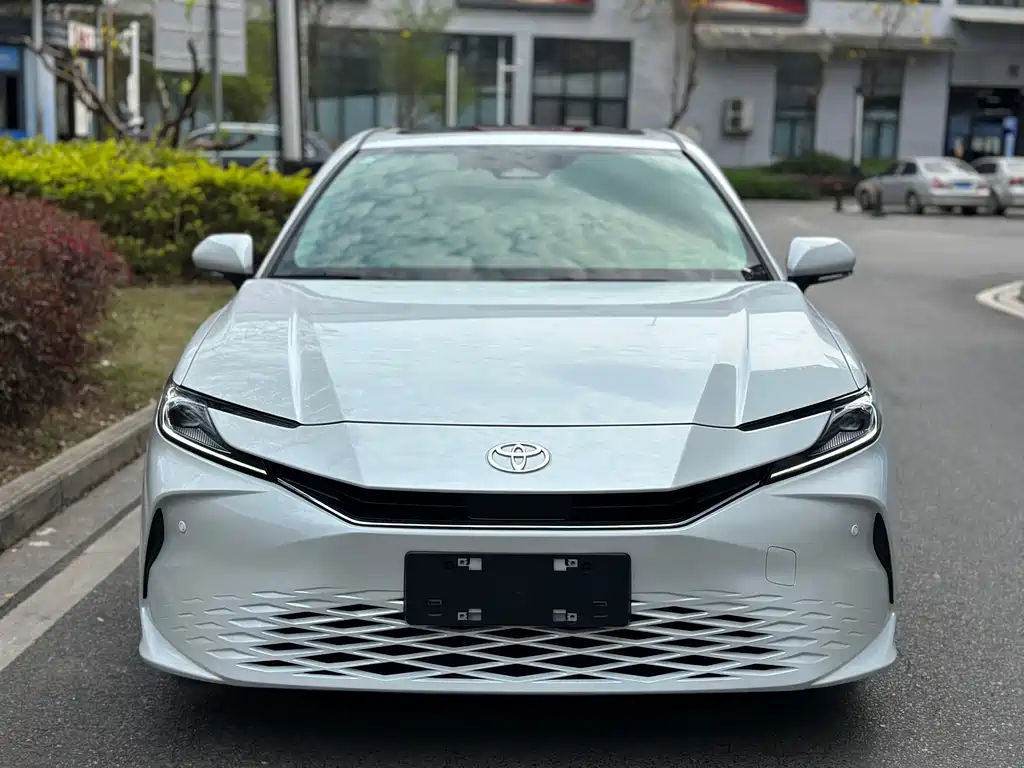 Toyota Camry 2025 — фото 7