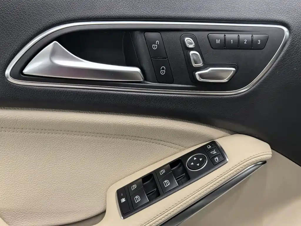 Mercedes-Benz GLA 2018 — фото 15