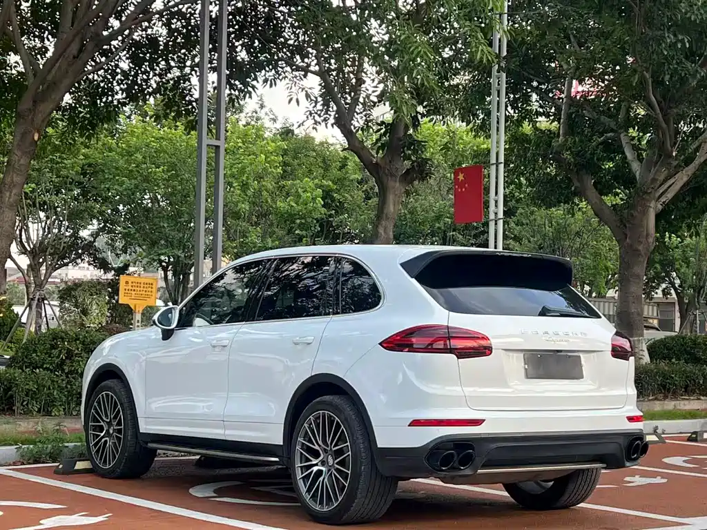 Porsche Cayenne 2017 — фото 7