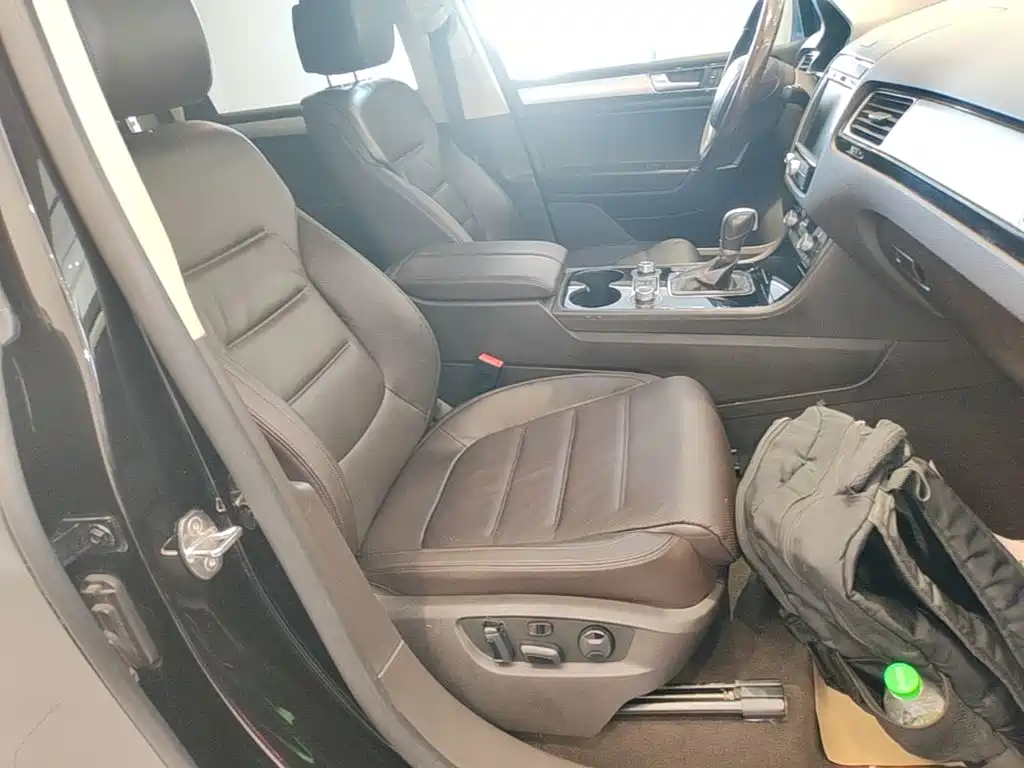 Volkswagen Touareg 2019 — фото 25