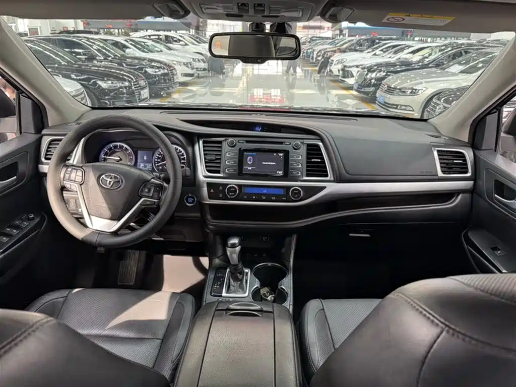 Toyota Highlander 2017 — фото 19