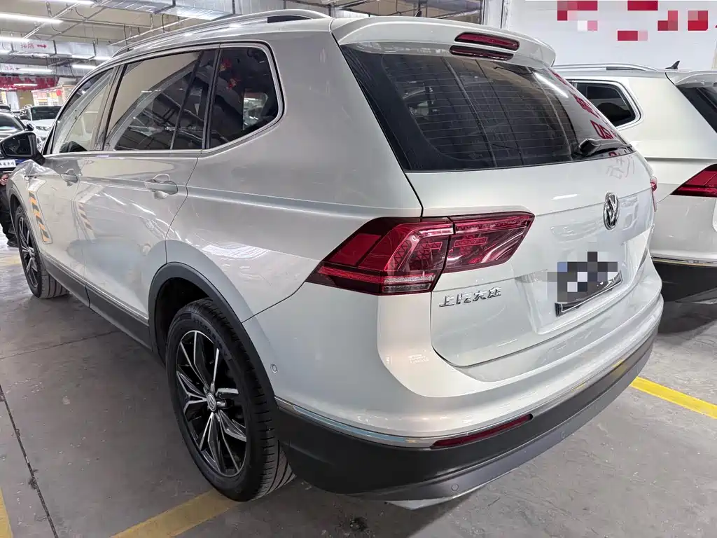 Volkswagen Tiguan L 2017 — фото 19
