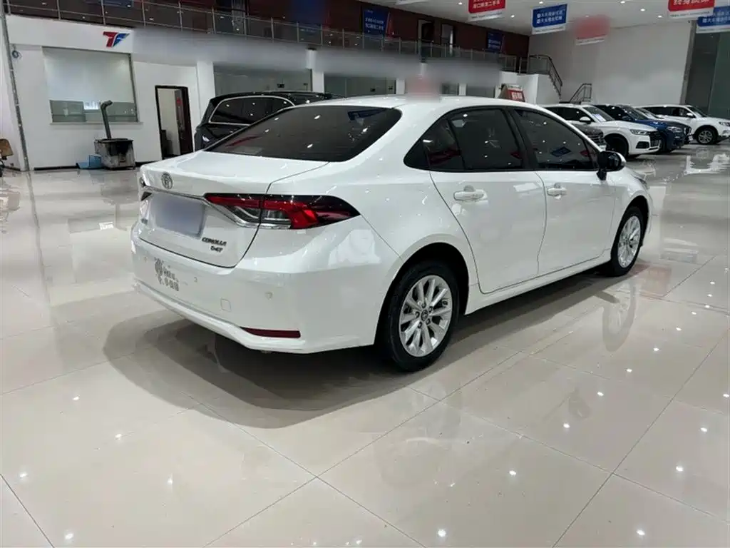 Toyota Corolla 2021 — фото 12