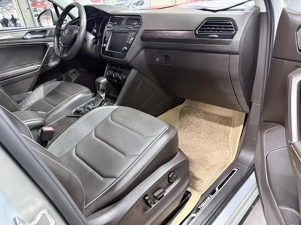 Volkswagen Tiguan L 2017 — фото 17