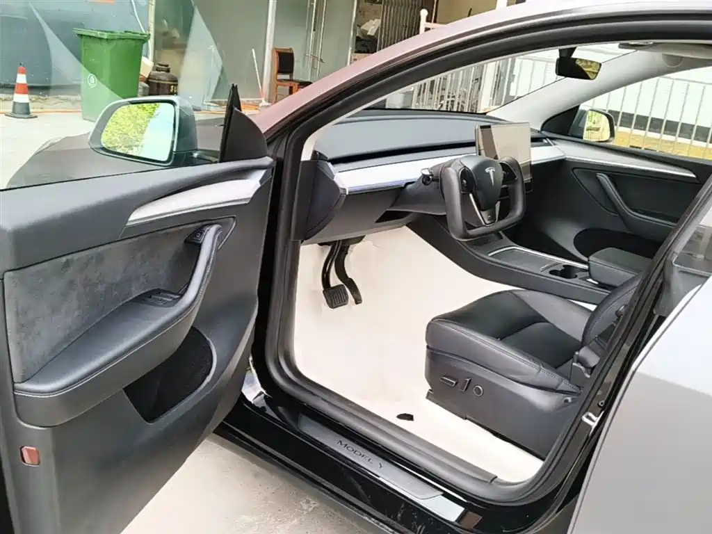 Tesla Model Y 2023 — фото 16