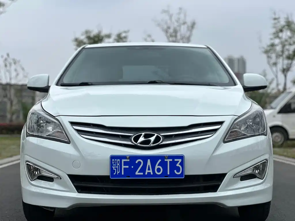 Hyundai Verna 2014 — фото 2