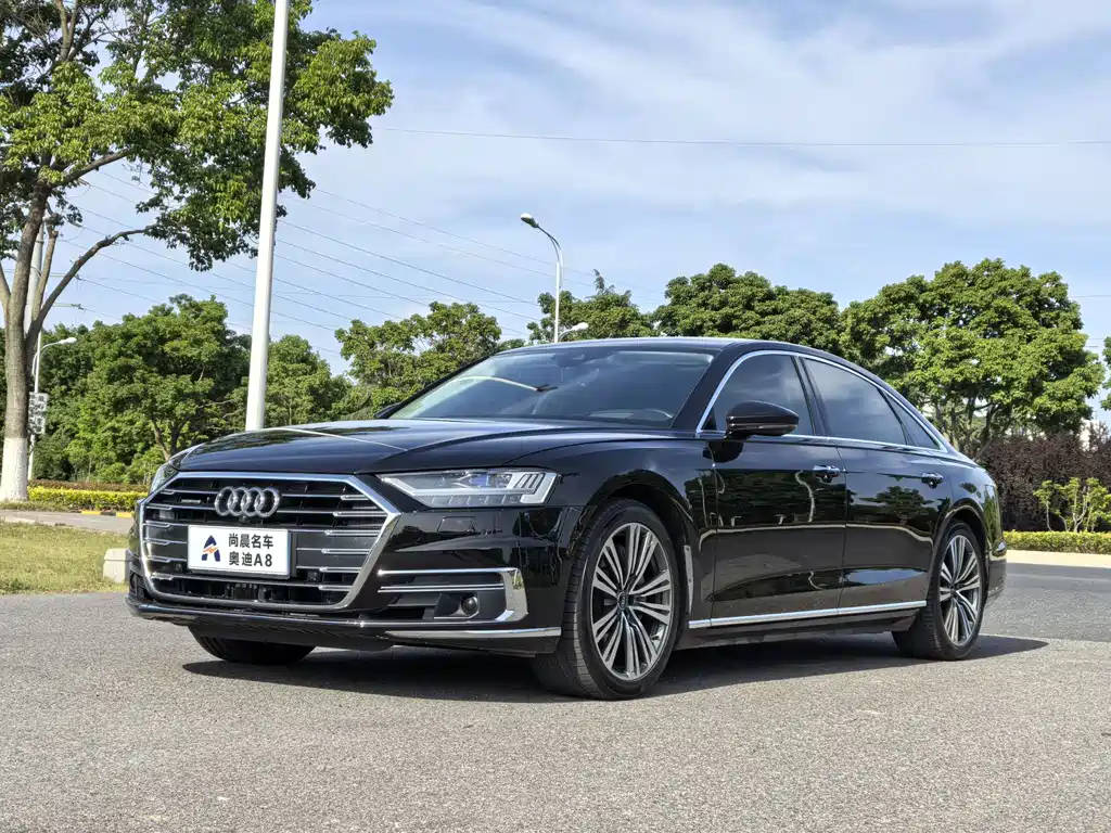 Audi A8 2021 — фото 1