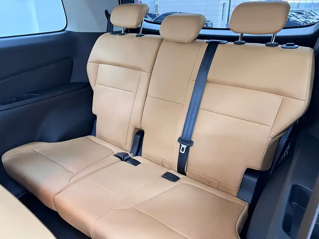 Maxus G50 PHEV 2025 — фото 18