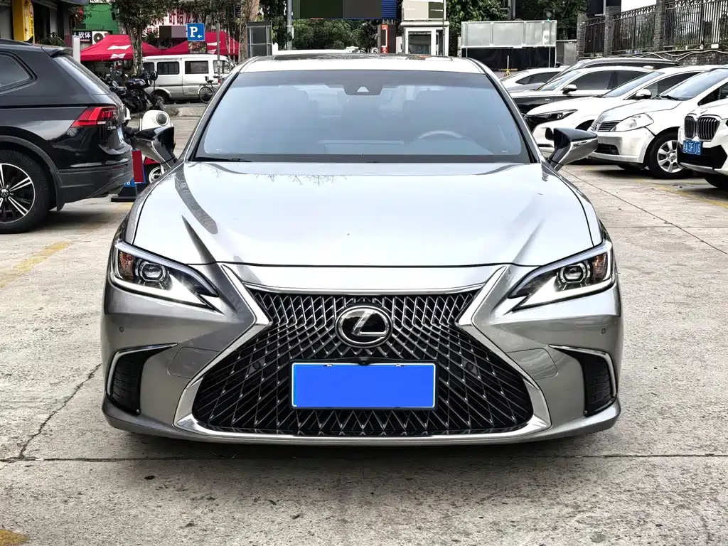 Lexus ES 2023 — фото 15