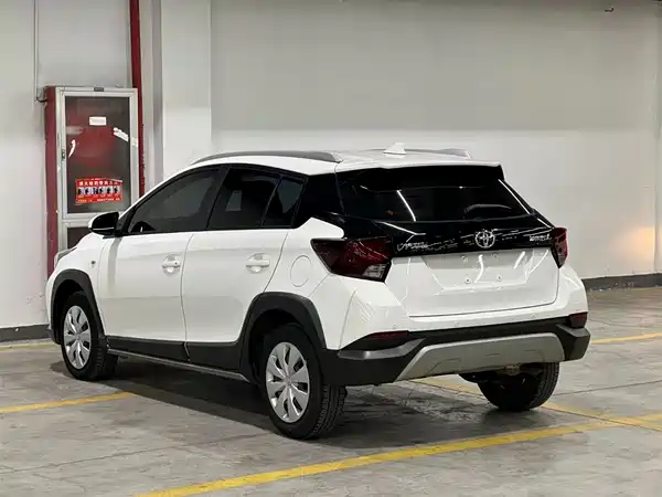 Toyota Yaris L 2021