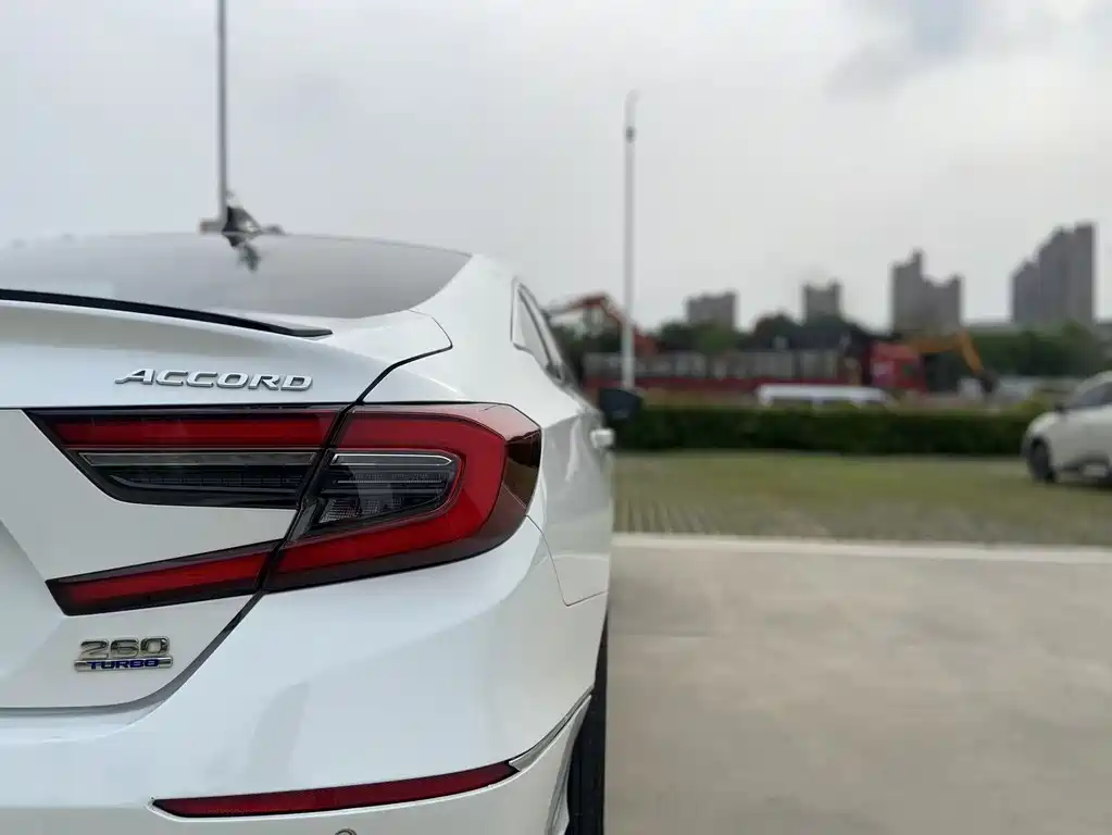 Honda Accord 2022 — фото 15