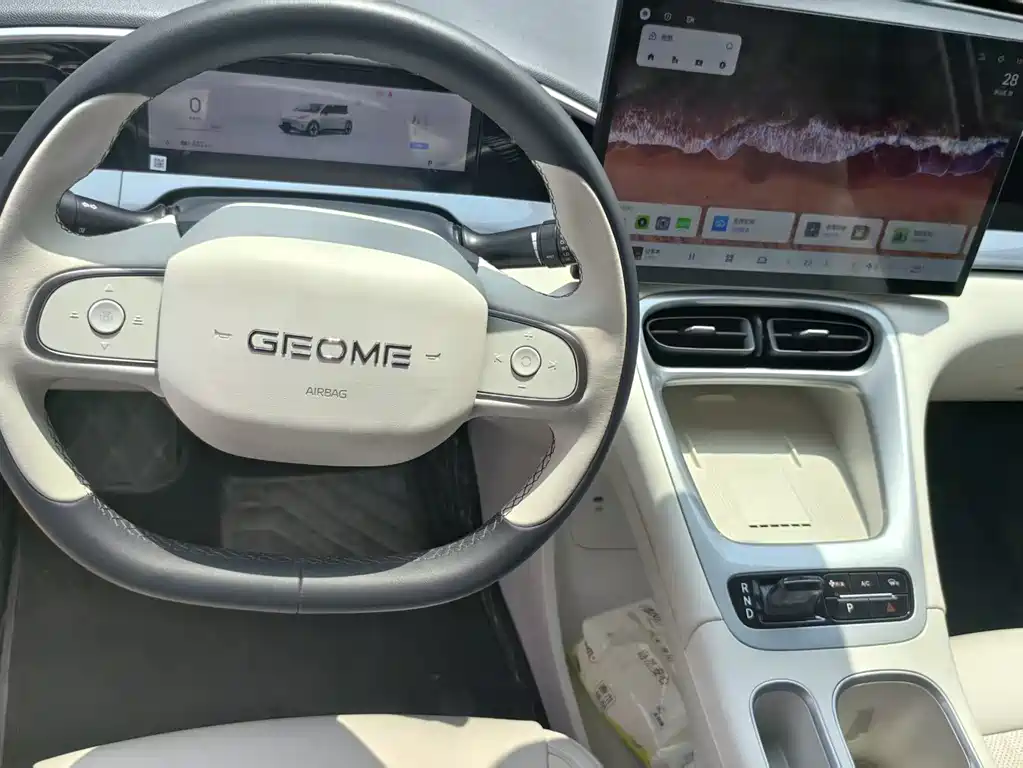 Geely Galaxy Starwish 2026 — фото 13