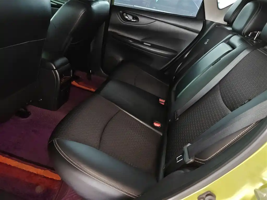 Nissan Tiida 2017 — фото 13