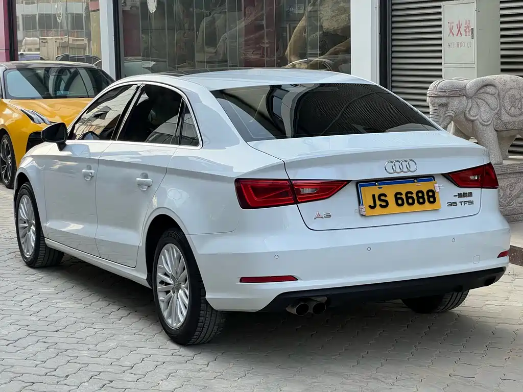 Audi A3 2015 — фото 11