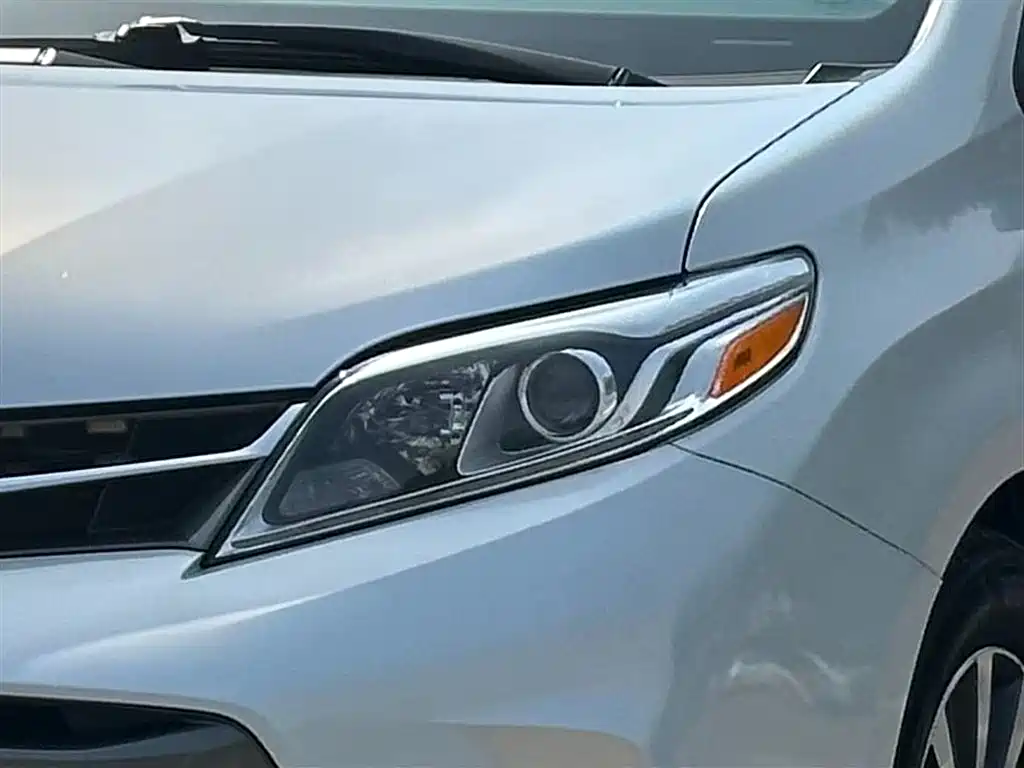 Toyota Sienna 2020 — фото 3