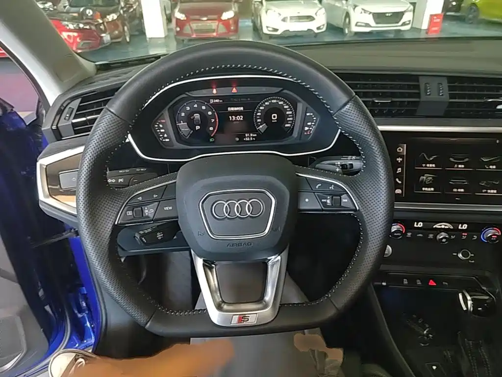Audi Q3 Sportback 2020 — фото 11